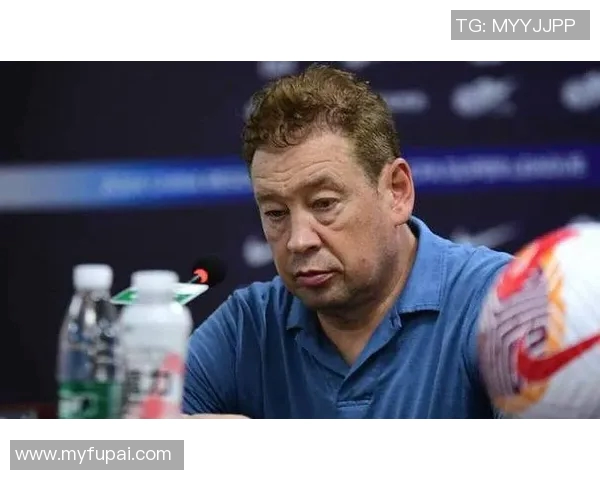 斯卢茨基幽默回应特谢拉情绪问题如同老夫妻相处之道